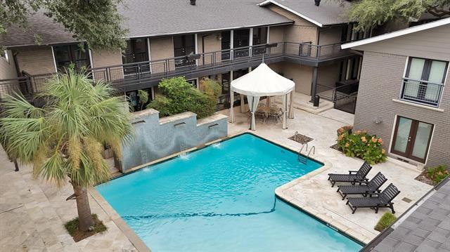 Building Photo - 10203 Regal Oaks Dr