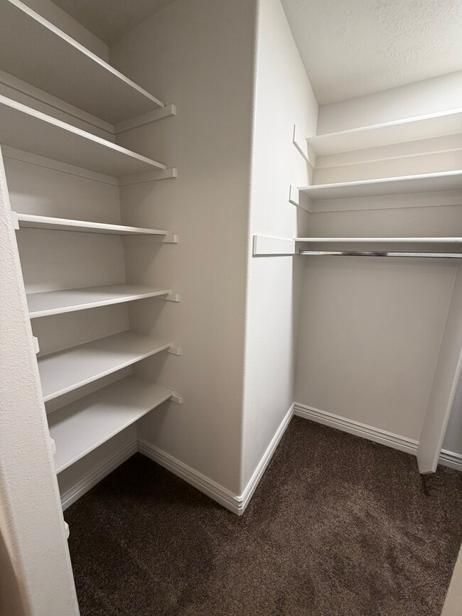 Building Photo - 565 Pioneer Rd