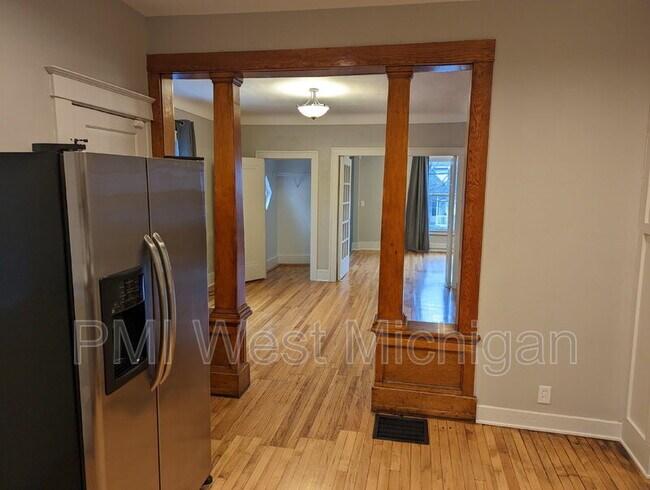 Building Photo - 144 Page St NE