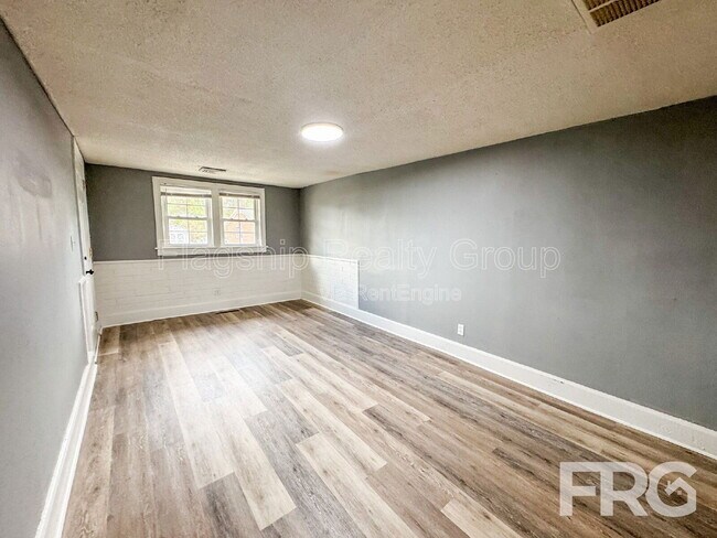 Building Photo - 600 Howell St