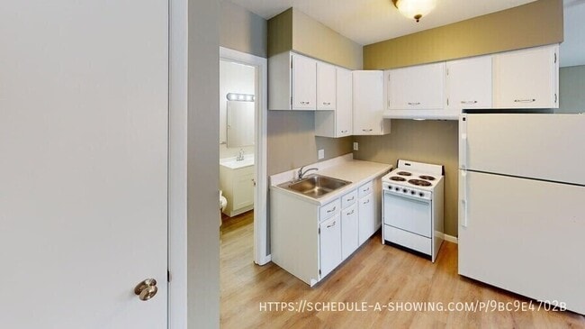 Building Photo - 403 E Park St