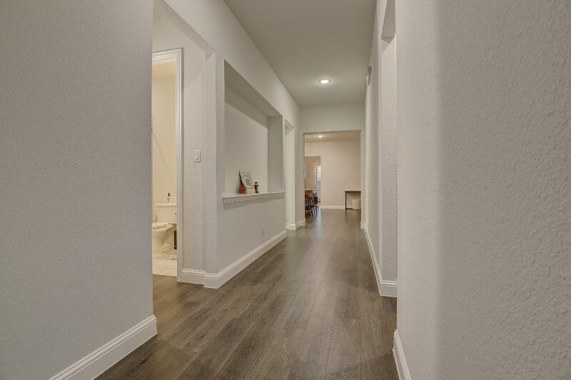 Building Photo - 1913 Cathedral Dr