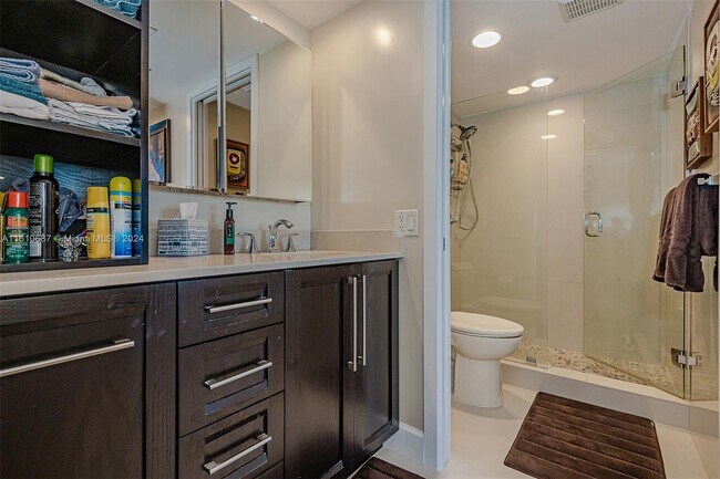 Building Photo - 6767 Collins Ave