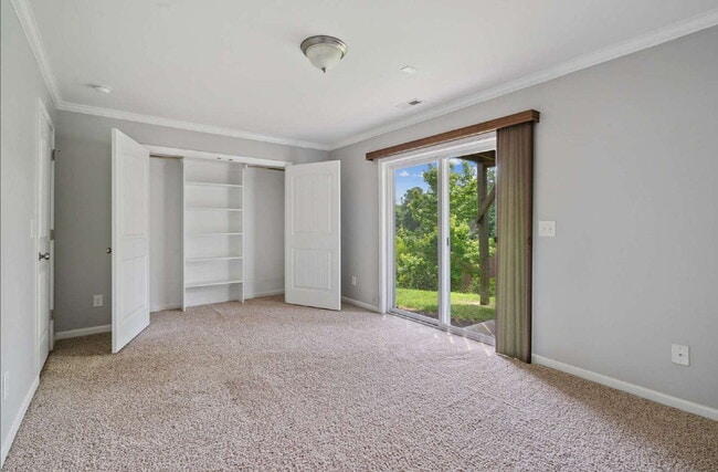 Building Photo - Spacious 3-Bedroom/3.5 Bathroom End-Unit T...