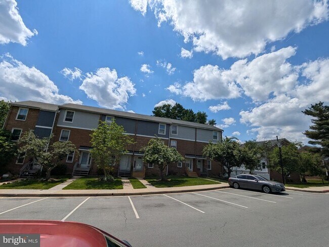 Building Photo - 9054 Canterbury Riding
