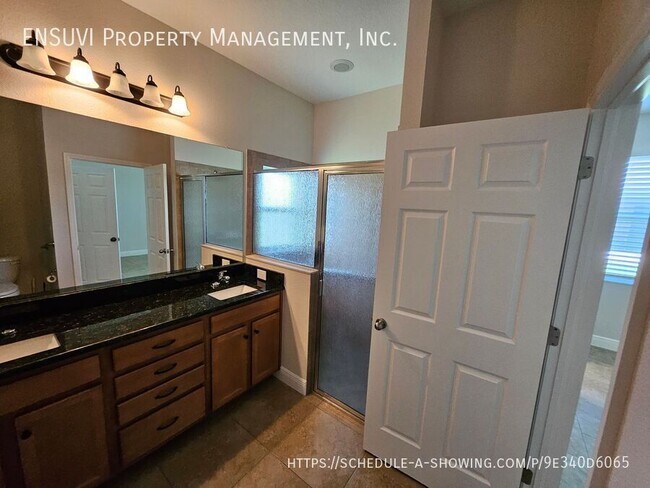 Building Photo - 3825 Milflores Dr
