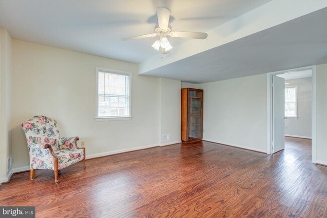 Building Photo - 8414 W Boulevard Dr