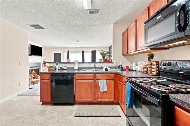 Building Photo - 3353 Parc Dr SW