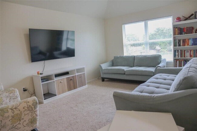 Building Photo - 1110 Crestmont Pl Loop