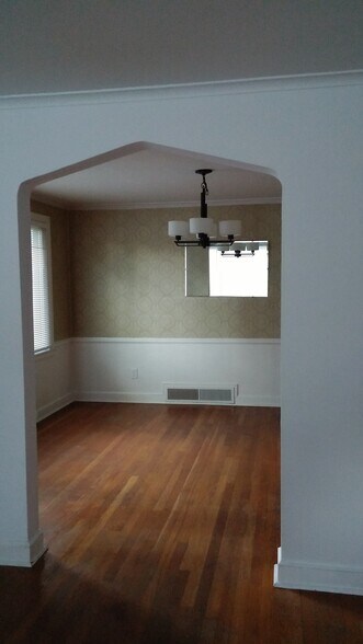 Building Photo - 969 Meadowbrook Dr
