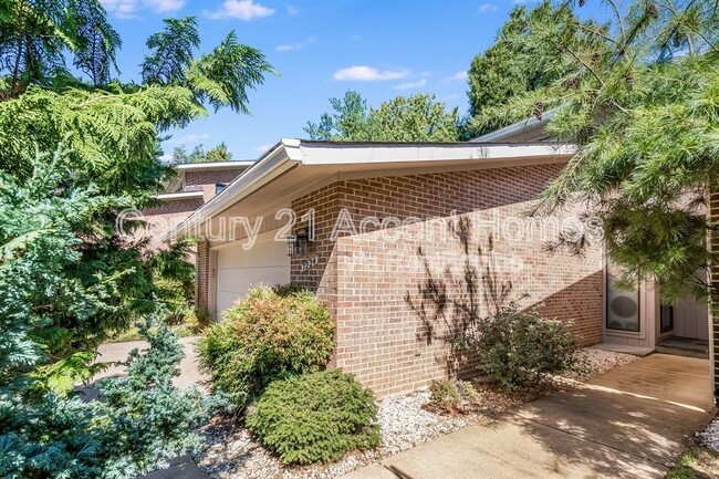 Building Photo - 7224 Vistas Ln