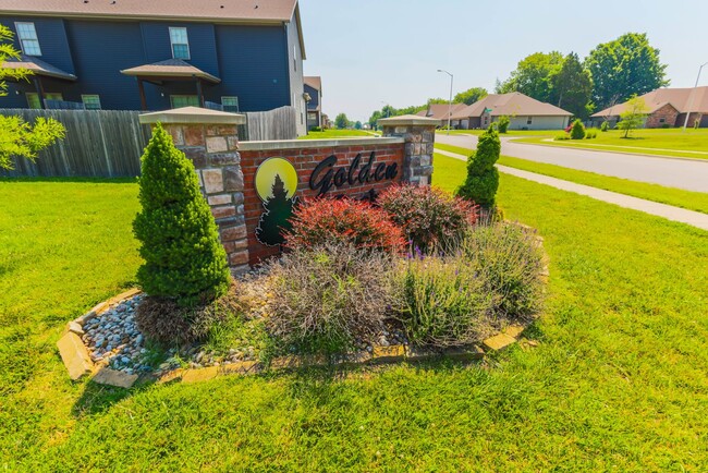 Building Photo - NEW LUXURY 2 BED 2 BATH 1 CAR GARAGE DUPLEX