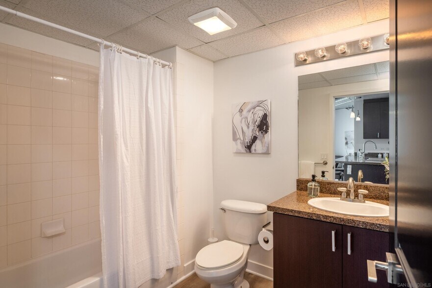 Building Photo - 1080 Park Blvd