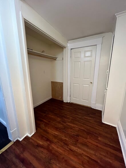 Building Photo - 421 NY-146