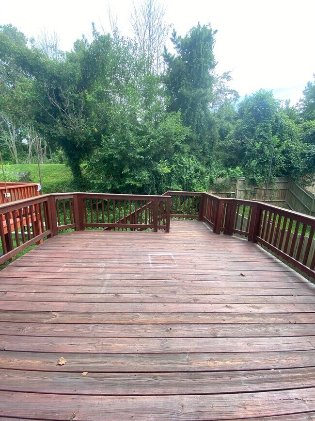 Building Photo - Charming 3 Bedroom/2 Full Bath/2 Half Bath Townhome in Constant Friendship, MD!