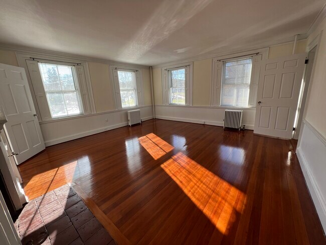 Master Bedroom - 260 High St