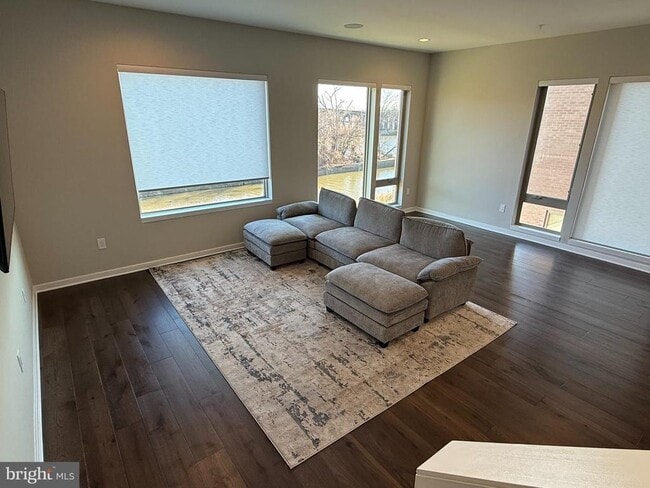 Building Photo - 3119 Pierview Ln