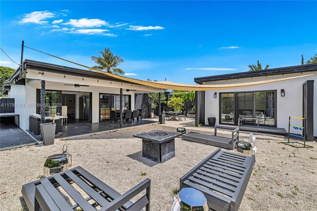 Building Photo - 560 NW 116th Terrace