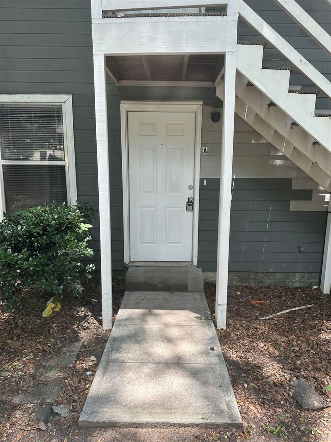 Building Photo - 1830 Sylvan Ct