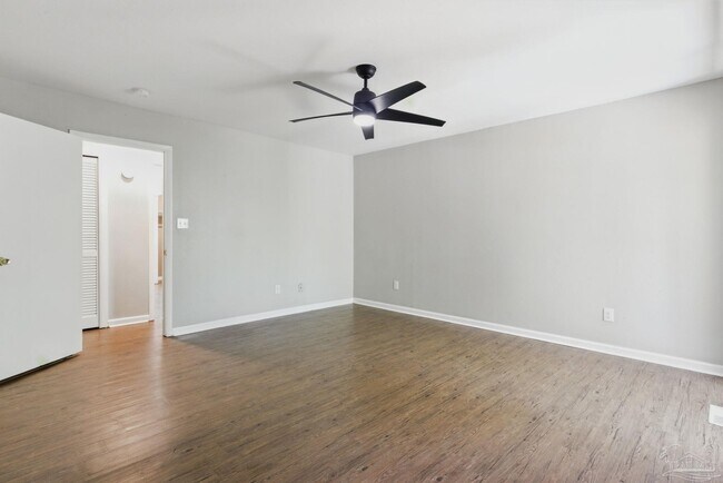 Building Photo - 4741 Huron Dr