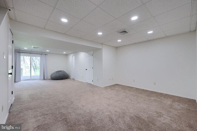 Building Photo - 604 Rockwood Dr