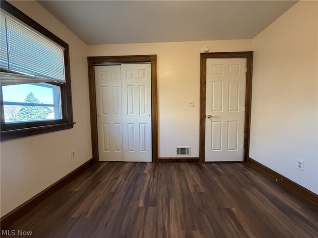 Building Photo - 9405 Bancroft Ave