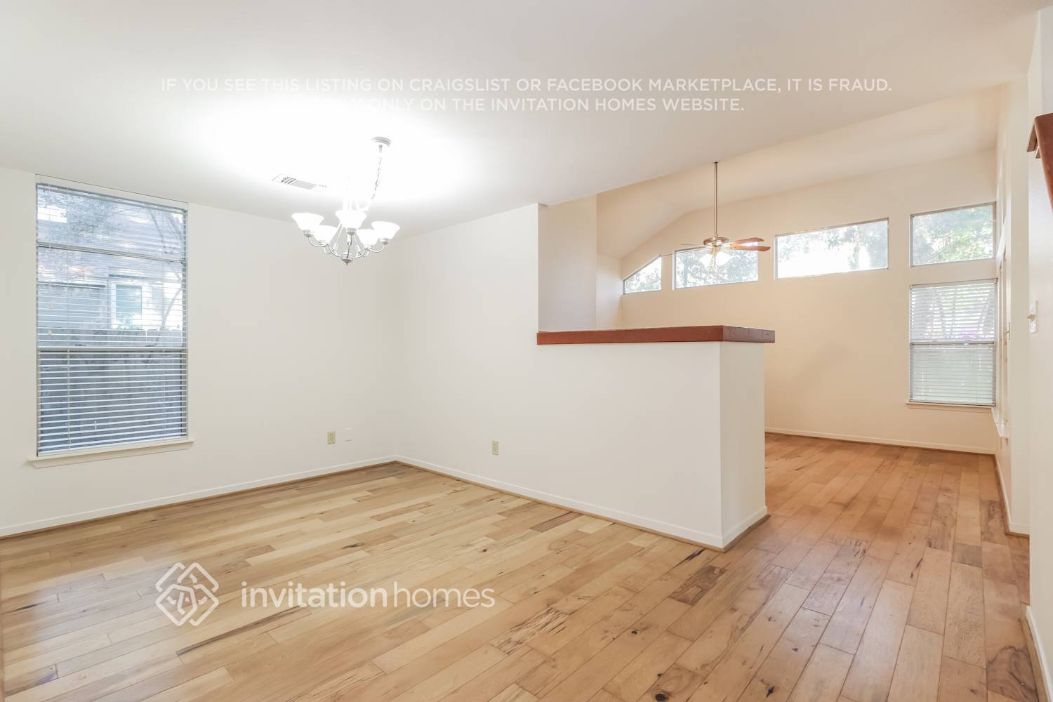 Building Photo - 10 Shallow Pond Pl