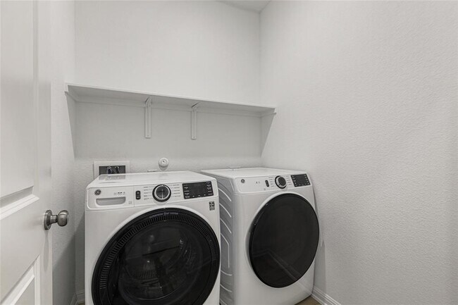 Building Photo - 701 Unakite Trl