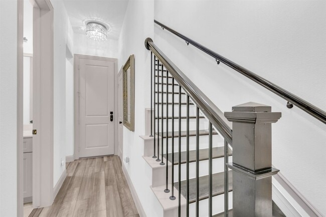 Building Photo - 4153 Shavano Dr