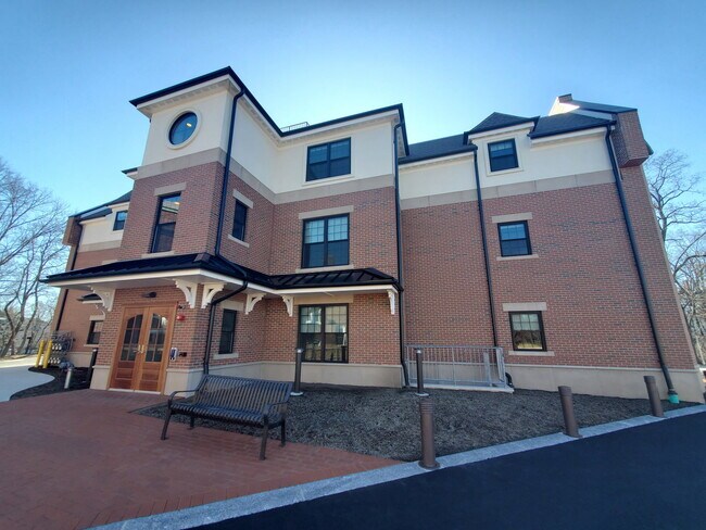 Building Photo - 39 Herrick Rd