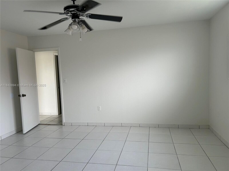 Building Photo - 955 SW 87th Ct