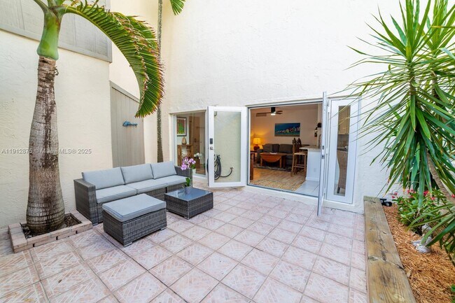 Building Photo - 1605 S US Hwy 1