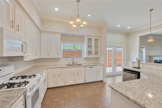 Building Photo - 1205 Brook Hollow Dr
