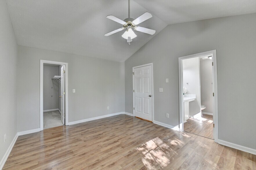 Building Photo - 240 Springbottom Ct