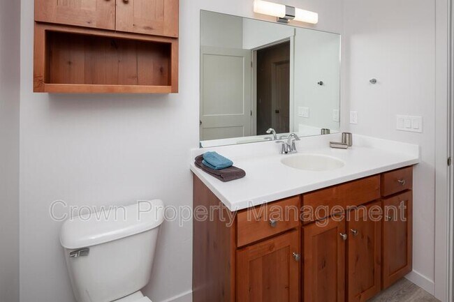 Building Photo - 207 Sawyer Ln