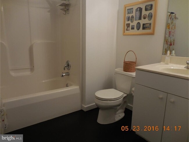 Building Photo - 8 Azalea Ln