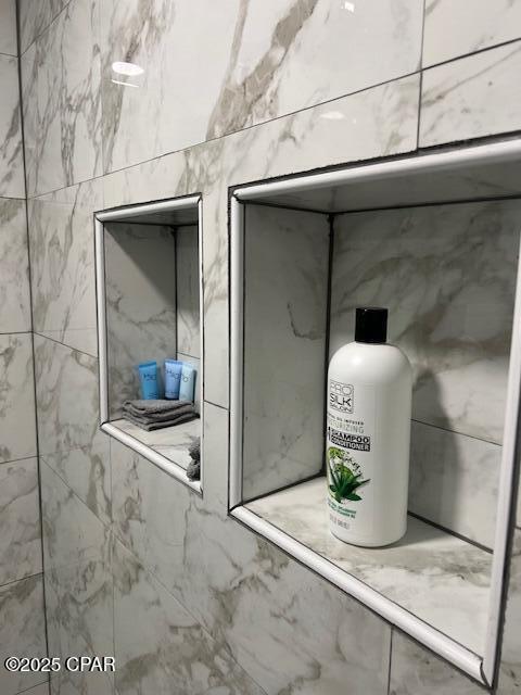 Building Photo - 1219 Thomas Dr