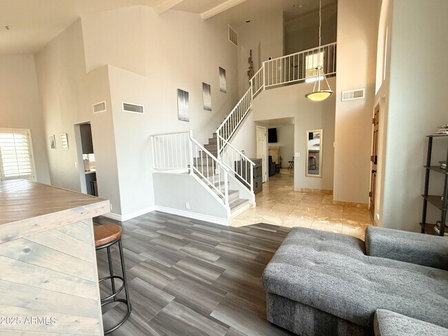 Building Photo - 9437 E Dreyfus Pl