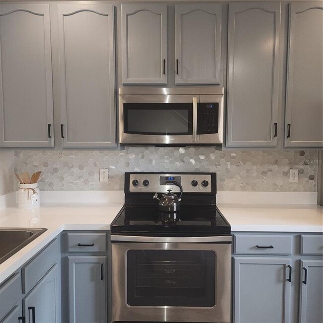 Building Photo - 10672 Savannah Wood Ct