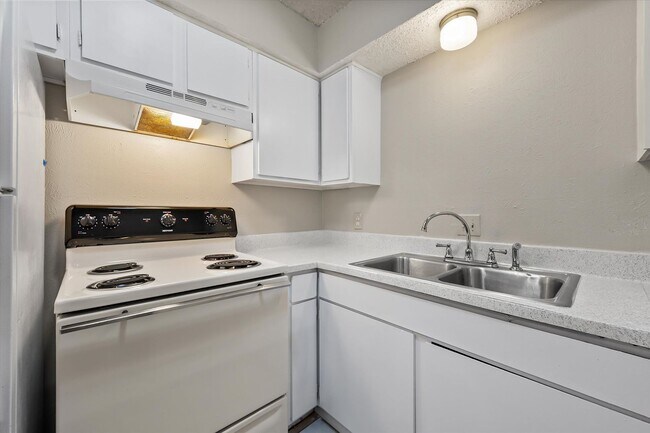 Building Photo - 1803 Harry Ct