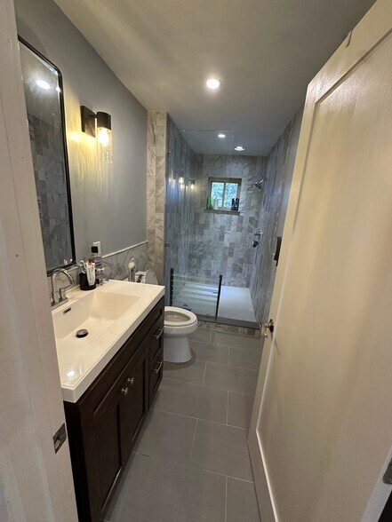 Building Photo - 1507 Highland Ave