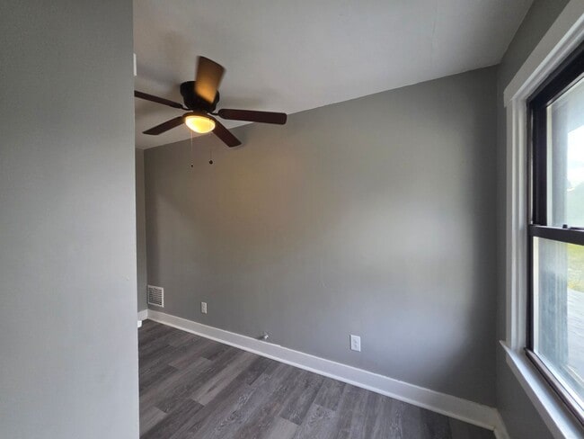 Building Photo - Newly updated 3 bedroom 1 bath house in Upper Hill!