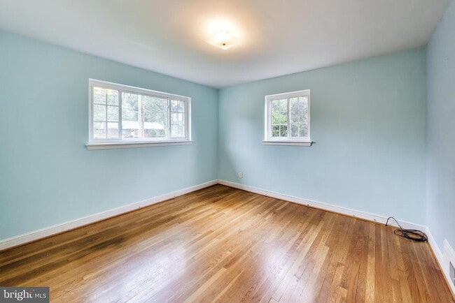 Building Photo - 7215 Normandy Ln