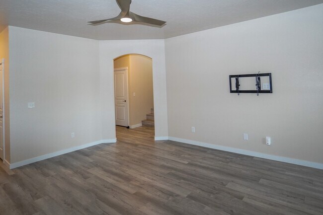 Building Photo - 4272 W Peak Cloud Dr