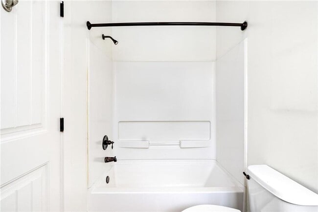 Building Photo - 650 Dekalb St