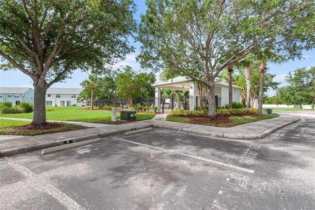 Building Photo - WESTCHASE TOWNHOME AVAILABLE!