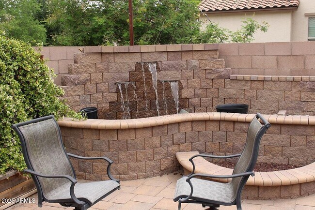 Building Photo - 2585 E Carob Dr