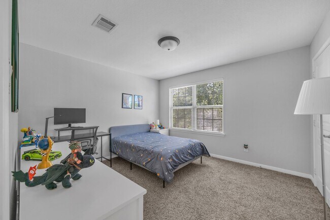 Building Photo - 6427 Addlestone Ridge Ln