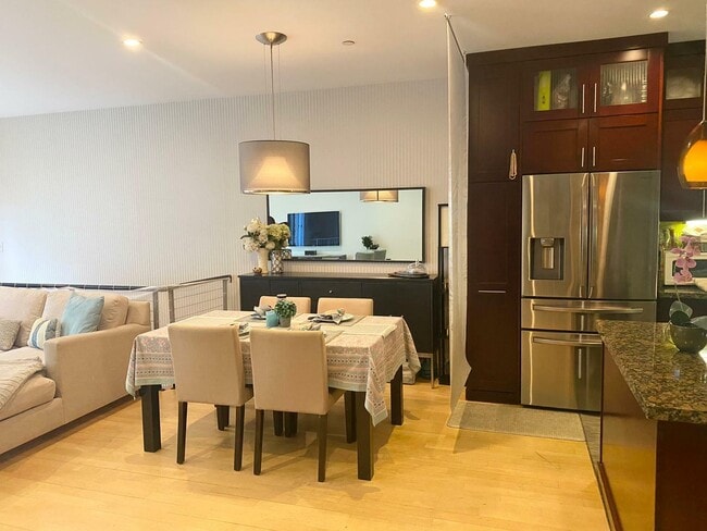 Building Photo - 525 Gough St