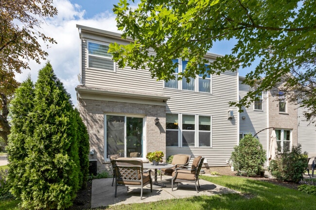 Building Photo - 1493 Yellowstone Dr